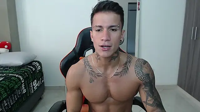 Snapshot of pettergrey1 chatting on 03.04.26 pettergrey1 online show from 03.04.26