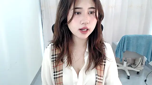 Snapshot of Liliya-77 chatting on 04.17.26 Liliya-77 online show from 04.17.26