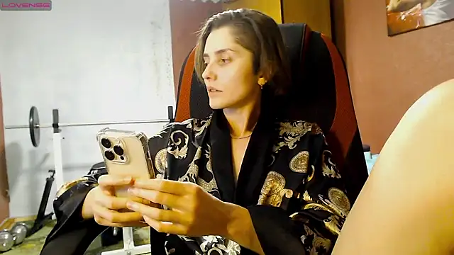 womanstrong78 online show from 01.05.25