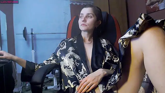 womanstrong78 online show from 01.27.25