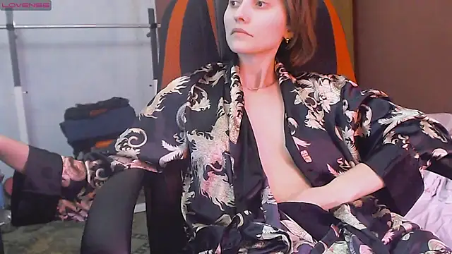 womanstrong78 online show from 03.22.25