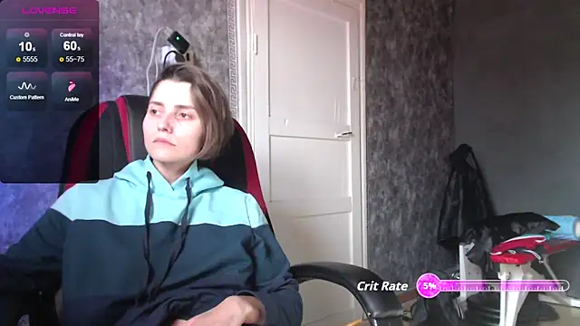 womanstrong78 online show from 09.24.25