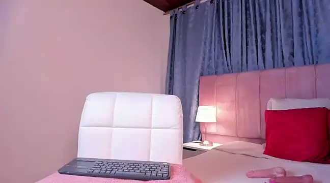 x milu online show from 02.14.25