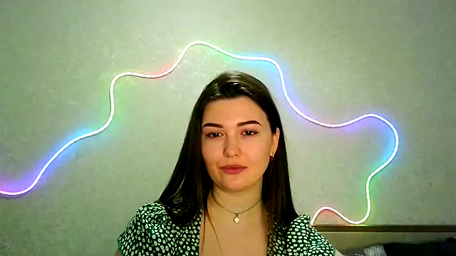 Snapshot of SeductiveTati chatting on 03.06.26 SeductiveTati online show from 03.06.26