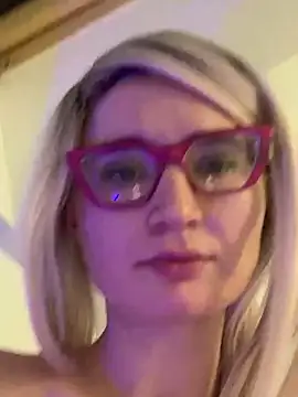 Charlotteeroseee online show from 02.02.25