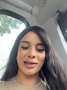 Snapshot of Tusumisahot chatting on 11.11.25 Tusumisahot online show from 11.11.25