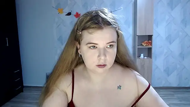 Snapshot of Melina_Hot9 chatting on 09.30.25 Melina Hot9 online show from 09.30.25