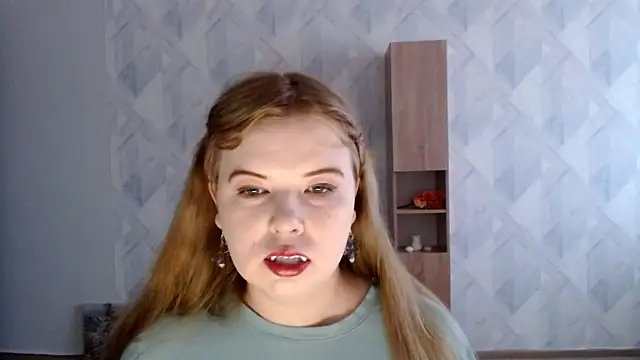 Snapshot of Melina_Hot9 chatting on 10.20.25 Melina Hot9 online show from 10.20.25