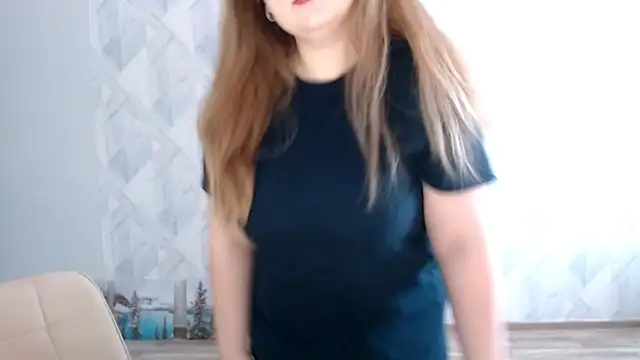 Snapshot of Melina_Hot9 chatting on 11.01.25 Melina Hot9 online show from 11.01.25