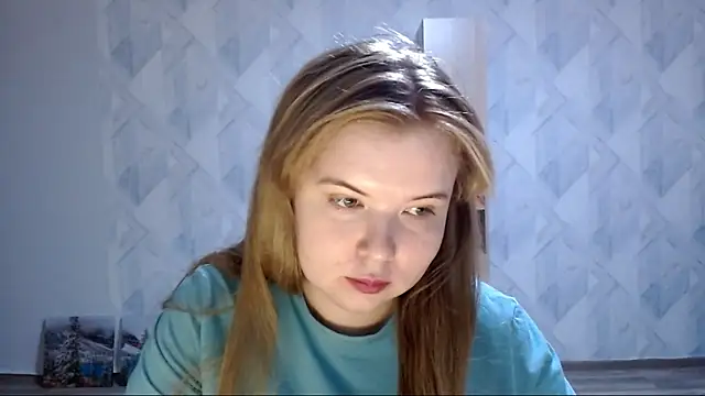 Snapshot of Melina_Hot9 chatting on 11.04.25 Melina Hot9 online show from 11.04.25