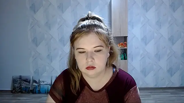 Snapshot of Melina_Hot9 chatting on 11.11.25 Melina Hot9 online show from 11.11.25