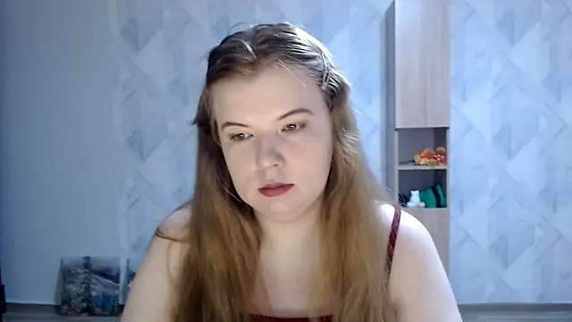 Snapshot of Melina_Hot9 chatting on 11.19.25 Melina Hot9 online show from 11.19.25