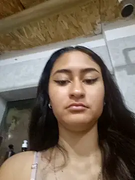 Snapshot of MadissomCute chatting on 01.19.25 MadissomCute online show from 01.19.25