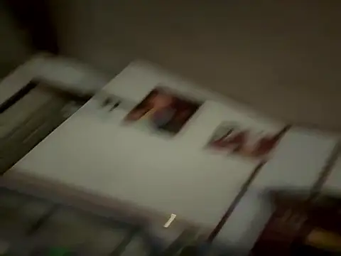 Snapshot of dcockell chatting on 11.07.25 dcockell online show from 11.07.25