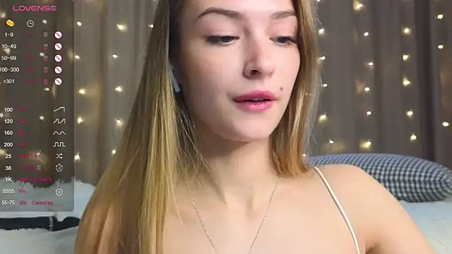 Snapshot of Soft_Eva chatting on 12.10.24 Soft Eva online show from 12.10.24