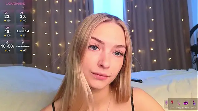 Snapshot of Soft_Eva chatting on 01.11.25 Soft Eva online show from 01.11.25