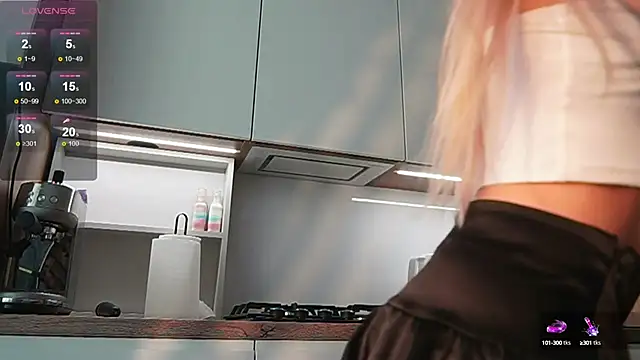 Snapshot of Soft_Eva chatting on 02.01.25 Soft Eva online show from 02.01.25