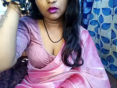 Snapshot of Muktha chatting on 02.05.25 Muktha online show from 02.05.25