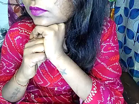 Snapshot of Muktha chatting on 02.11.25 Muktha online show from 02.11.25