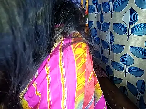 Snapshot of Muktha chatting on 02.12.25 Muktha online show from 02.12.25