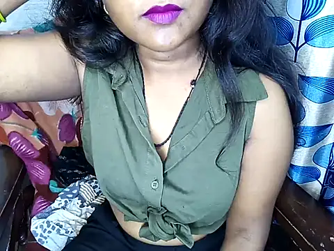 Snapshot of Muktha chatting on 03.22.25 Muktha online show from 03.22.25