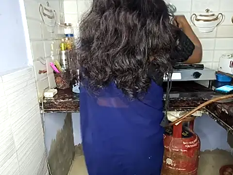 Snapshot of Muktha chatting on 11.22.25 Muktha online show from 11.22.25