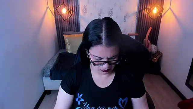 Snapshot of brigittemiller chatting on 10.27.25 brigittemiller online show from 10.27.25