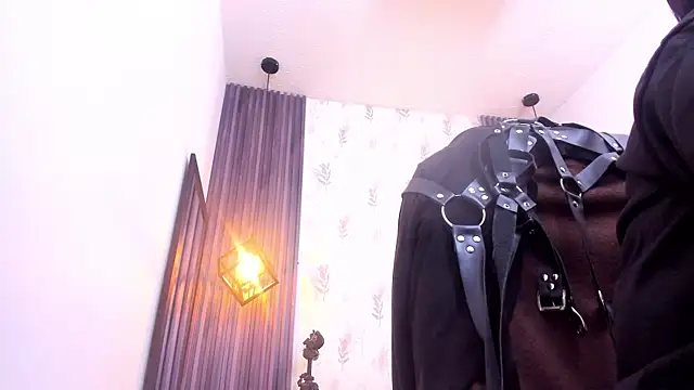 Snapshot of brigittemiller chatting on 11.25.25 brigittemiller online show from 11.25.25