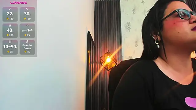 Snapshot of brigittemiller chatting on 11.30.25 brigittemiller online show from 11.30.25