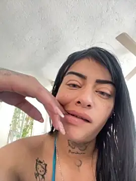 Snapshot of ZairaSofia1 chatting on 12.04.25 ZairaSofia1 online show from 12.04.25