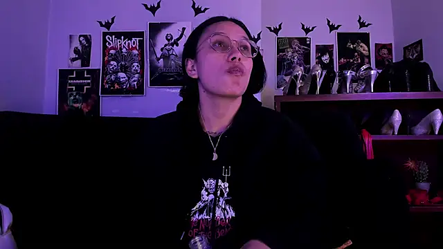 lilith-deveraux online show from 06.30.26