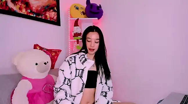 Snapshot of Manuelaa_mejiia chatting on 12.10.24 Manuelaa mejiia online show from 12.10.24