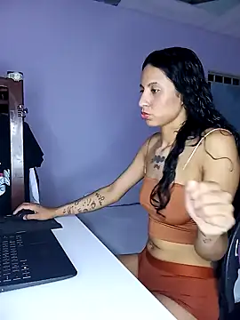 Karii-R online show from 12.24.24