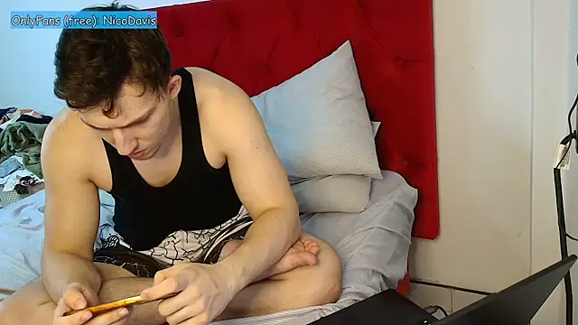 NicoDavisHere online show from 06.24.26
