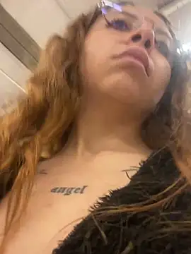 Snapshot of _charlott_dm chatting on 12.04.24  charlott dm online show from 12.04.24