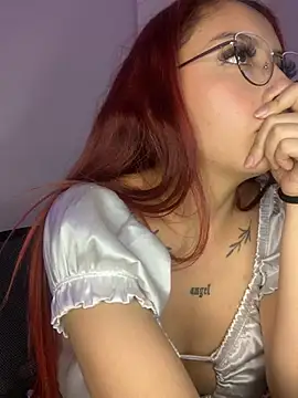 Snapshot of _charlott_dm chatting on 02.04.25  charlott dm online show from 02.04.25