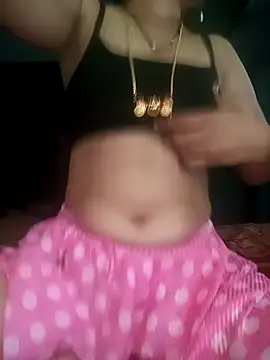 Snapshot of gunjan22 chatting on 12.10.24 gunjan22 online show from 12.10.24