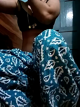 Snapshot of gunjan22 chatting on 12.27.24 gunjan22 online show from 12.27.24