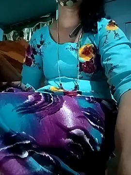 Snapshot of gunjan22 chatting on 01.05.25 gunjan22 online show from 01.05.25