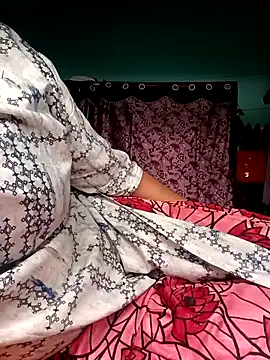 Snapshot of gunjan22 chatting on 10.08.25 gunjan22 online show from 10.08.25