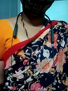 Snapshot of gunjan22 chatting on 10.28.25 gunjan22 online show from 10.28.25