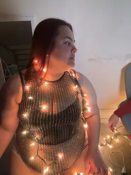 Snapshot of DatBishYouMiss chatting on 11.13.25 DatBishYouMiss online show from 11.13.25