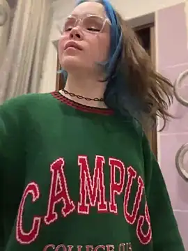 Snapshot of MaddisonHaas chatting on 12.07.24 MaddisonHaas online show from 12.07.24