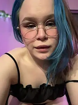 Snapshot of MaddisonHaas chatting on 12.11.24 MaddisonHaas online show from 12.11.24