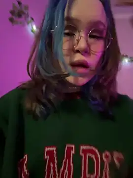 Snapshot of MaddisonHaas chatting on 12.13.24 MaddisonHaas online show from 12.13.24