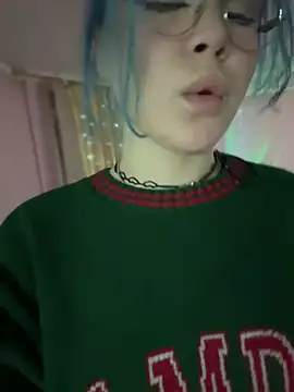 Snapshot of MaddisonHaas chatting on 12.16.24 MaddisonHaas online show from 12.16.24