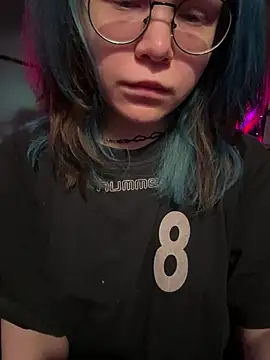 Snapshot of MaddisonHaas chatting on 12.17.24 MaddisonHaas online show from 12.17.24