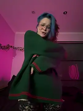 Snapshot of MaddisonHaas chatting on 12.25.24 MaddisonHaas online show from 12.25.24