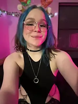 Snapshot of MaddisonHaas chatting on 12.26.24 MaddisonHaas online show from 12.26.24