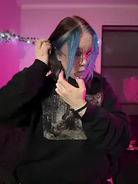 Snapshot of MaddisonHaas chatting on 12.26.24 MaddisonHaas online show from 12.26.24